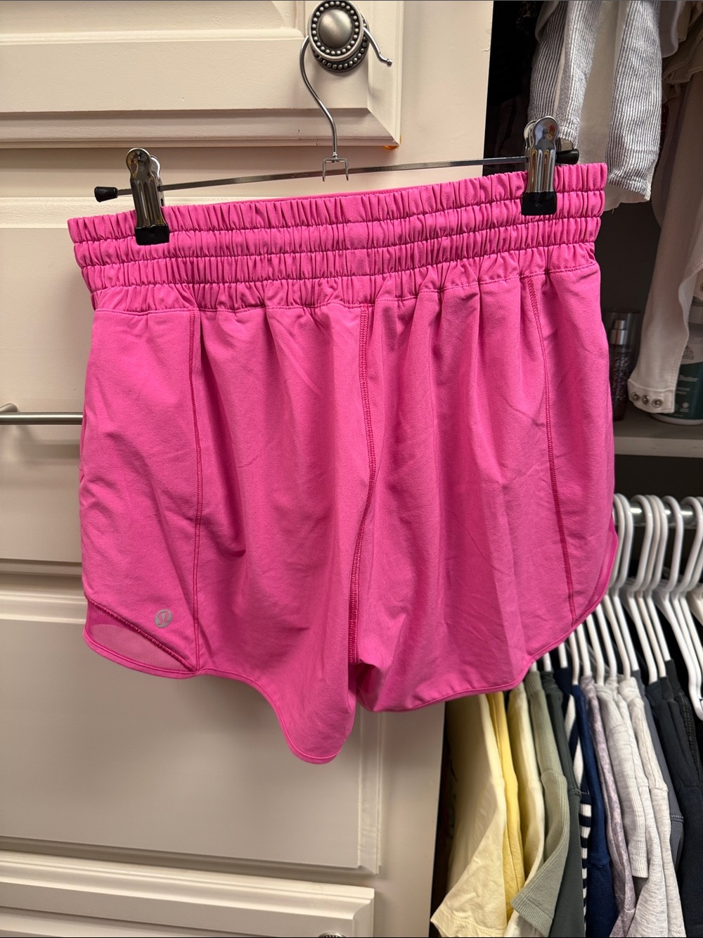 lululemon athletica Hotty Hot High-Rise Lined Short 4” - Picture 3 of 4